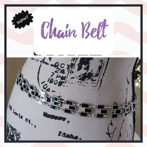 Like New Black & Silver Chain Belt